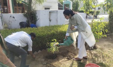 केन्द्रीय कारागृह एवं महिला बंदी सुधार गृह में पौधारोपण कार्यक्रम