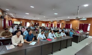 व्यापक लोकहित में वैधानिक तरीके से कार्य करें अधिकारी - राजेश्वर सिंह  