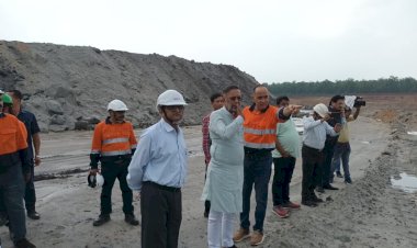 खनन से संबंधित विषयों पर स्थानीय अधिकारियों से की चर्चा