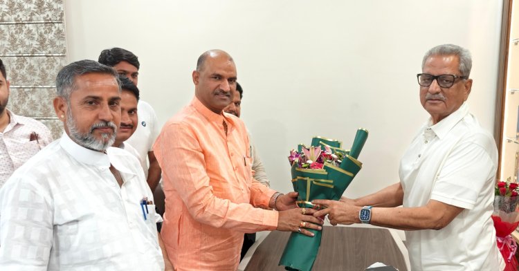 भाजपा प्रदेश अध्यक्ष सीपी जोशी ने वरिष्ठ नेता ओम माथुर और घायल पूर्व विधायक का हालचाल जाना