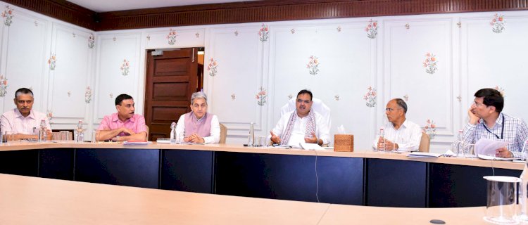 ग्रामीण क्षेत्रों में खोदी गई सड़कों की शीघ्र मरम्मत करने के दिए निर्देश