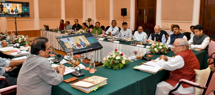 हस्तशिल्प और हुनर से जुड़े ग्रामीण कलाकारों की कला को बाजार मिले
