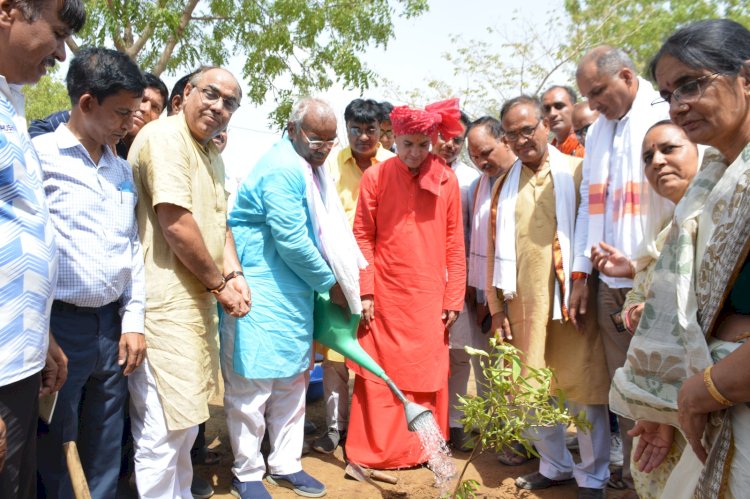 गोमाता और वृक्षों के संरक्षण से ही देश बचेगा—शिक्षा मंत्री