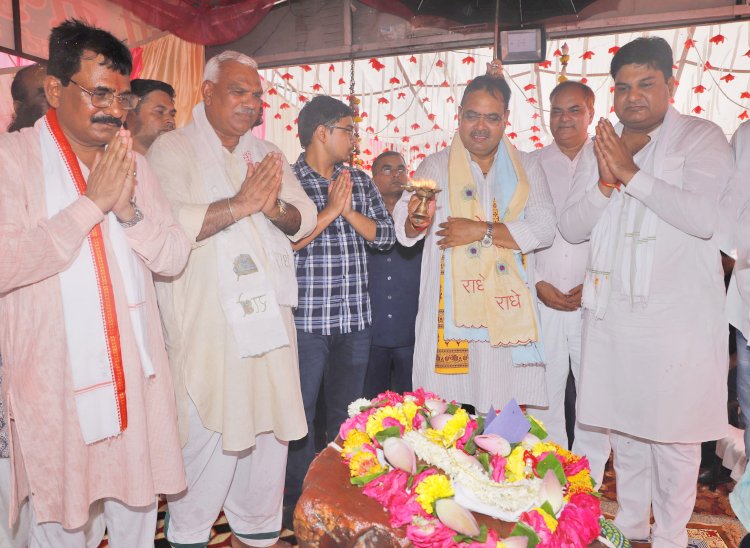मुख्यमंत्री भजनलाल शर्मा ने श्रीनाथ जी मंदिर में किए दर्शन प्रदेश की सुख-समृद्धि और खुशहाली की कामना की