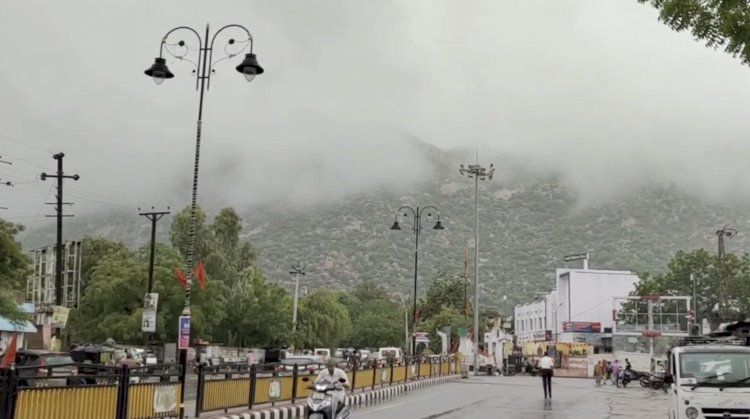 पिछले 24 घंटे से रुक-रुक कर बारिश का दौर जारी