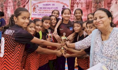 फ्रैक्चर हाथ से खेली अक्षिता परमार की बदौलत सिरोही की जीत