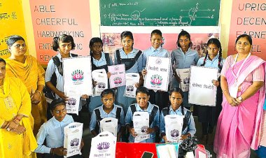 जयपुर के 4 स्कूलों में सैकड़ों किशोरियों को मिले किशोरी किट