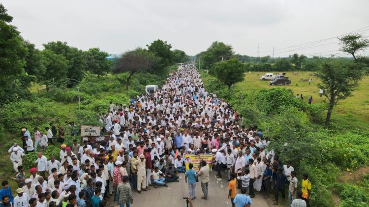 सर्व समाज का विशाल धरना प्रदर्शन