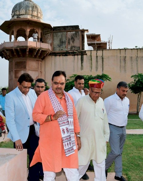 विकास को नई दिशा देने का किया वादा