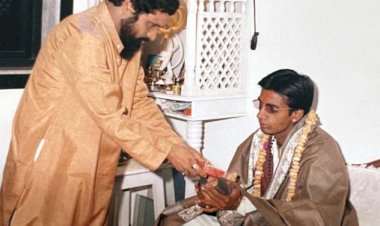 महाराष्ट्र के मुख्यमंत्री एकनाथ शिंदे के राजनीतिक गुरु आनन्द दिघे , ज्योतिषाचार्य  गुरु अशोक पण्डित से लेते थे मार्गदर्शन