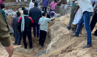 दीवार ढहने से नीचे दबे 4 मजदूर,3 की मौके पर हुई मौत,एक मजदूर गंभीर घायल
