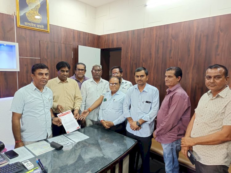 अस्पताल में भ्रष्टाचार, पीएमओ के खिलाफ हुए पत्रकार