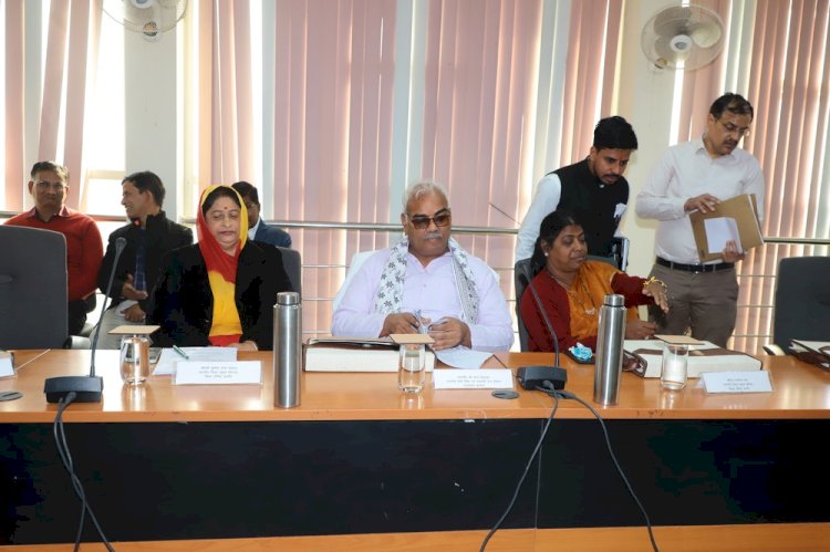 शिक्षा मंत्री मदन दिलावर ने की समीक्षा बैठक
