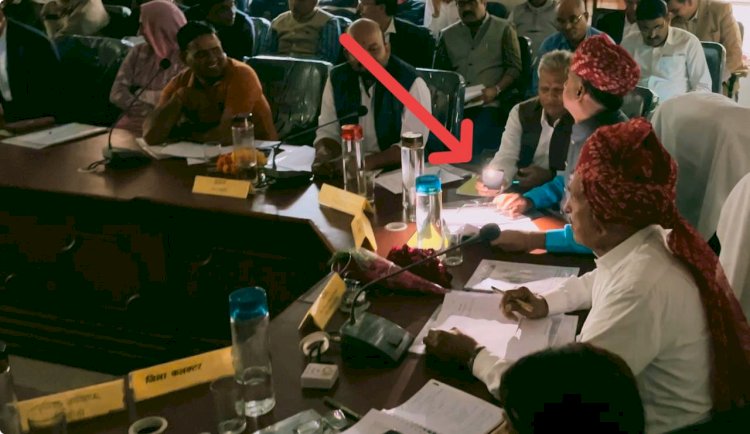 मोबाइल टॉवर के अधूरे काम, समितियों को जलग्रहण से नहीं जोड़ा
