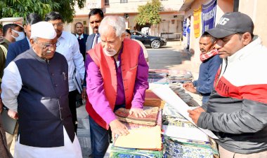 राज्यपाल हरिभाऊ बागडे सार्थक मानव कुष्ठाश्रम पहुंचे