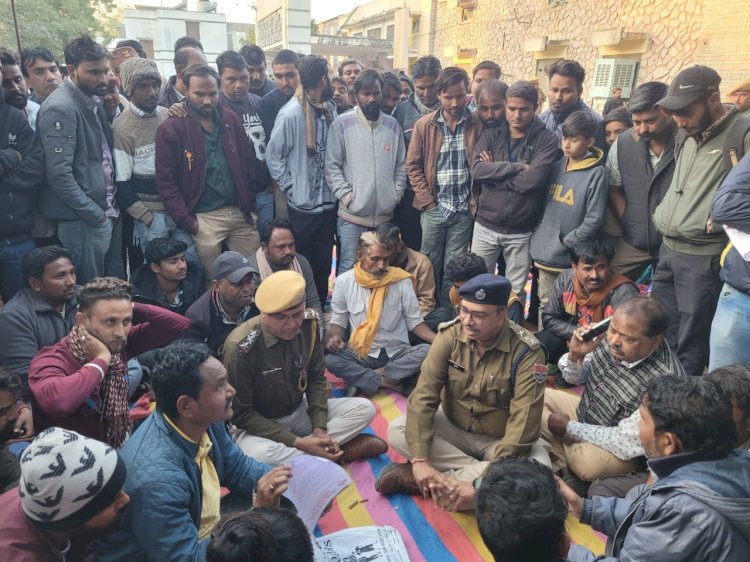 ओटाराम देवासी फीता काटने में व्यस्त,विकलांग फरियादी घंटो करते रहे इंतजार