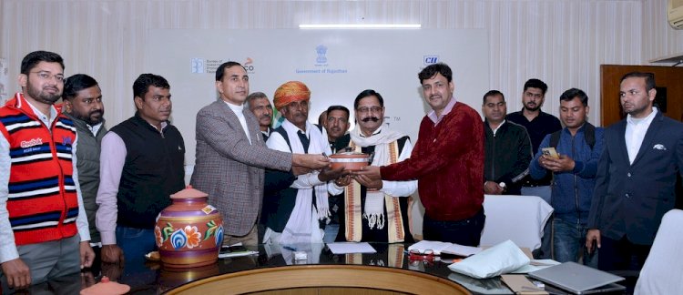 पारंपरिक दस्तकारों के उत्थान का नया अध्याय