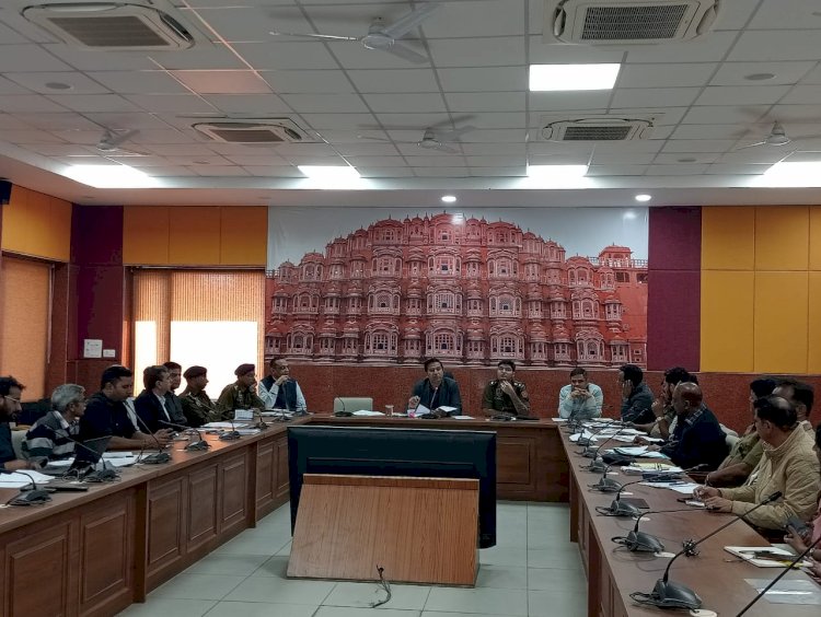 सड़क सुरक्षा के लिए जिला कलक्टर ने दिए व्यापक इंतजाम करने के निर्देश