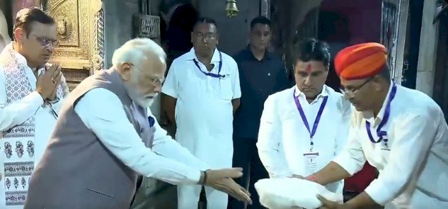 करणी माता मंदिर में पूजा, स्टेशन का उद्घाटन,पाक को कड़ा जवाब