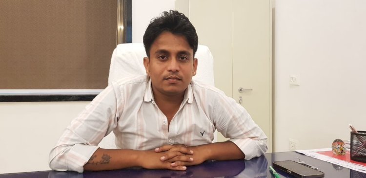 नगर पालिका शिवगंज के वरिष्ठ सहायक 15,000 लेते गिरफ्तार