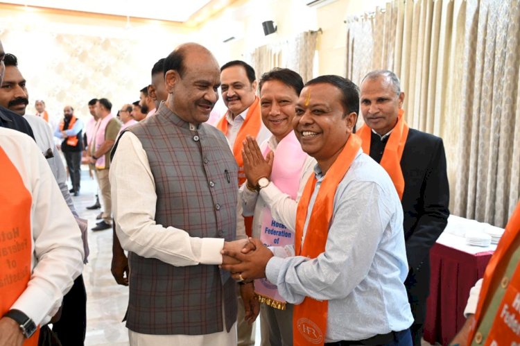 लोकसभा अध्यक्ष ओम बिरला और केंद्रीय मंत्री गजेंद्र सिंह शेखावत से मिले पदाधिकारी, होटल उद्योग को राहत देने की रखी मांग